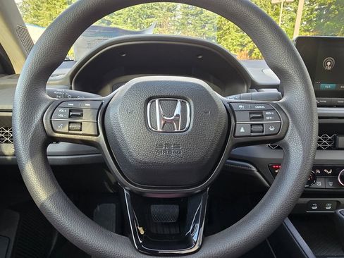 Certified 2025 Honda Accord SE image 15