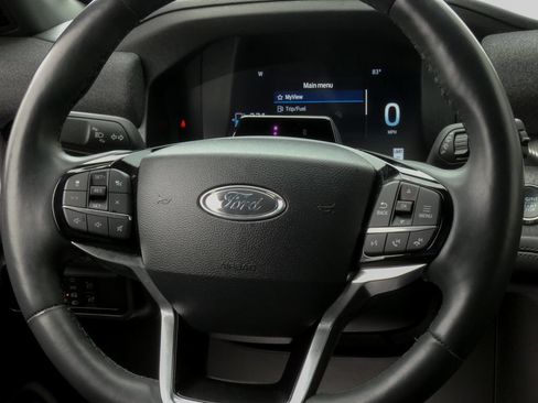 Used 2025 Ford Explorer Platinum w/ LUX Leather Package AWD/4WD image 13