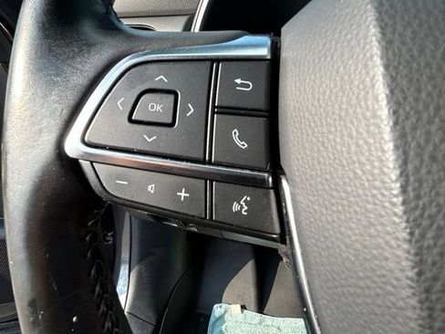 Used 2020 Toyota Highlander XLE AWD/4WD image 18