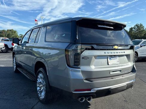 New 2025 Chevrolet Suburban Premier image 5