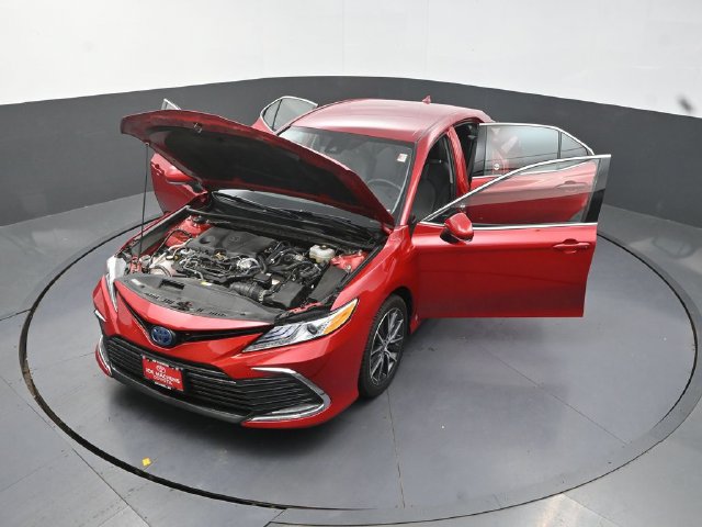 Used 2023 Toyota Camry XLE w/ Cold Weather Package FWD image 40