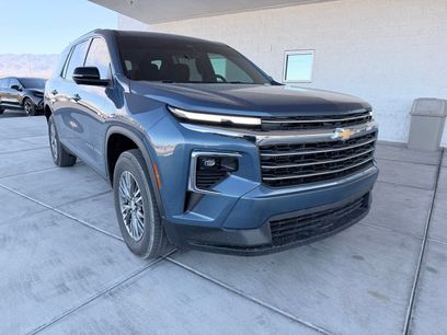 Used 2025 Chevrolet Traverse LT w/ Driver Confidence Package