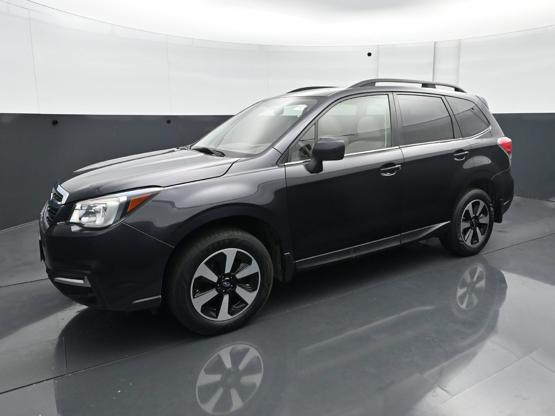 Used 2018 Subaru Forester 2.5i Premium w/ All-Weather Package AWD/4WD image 2