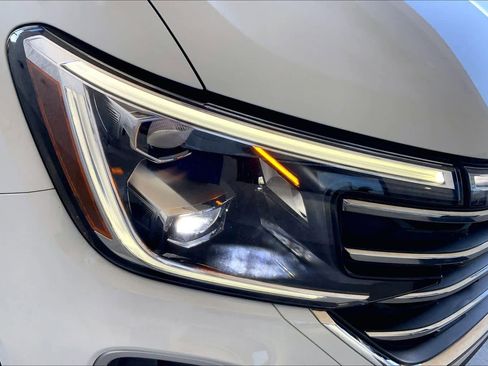 Used 2024 Volkswagen Atlas SE image 26