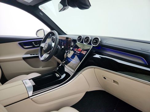 Certified 2025 Mercedes-Benz GLC 300 image 25