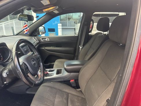 Used 2020 Jeep Grand Cherokee Laredo image 12