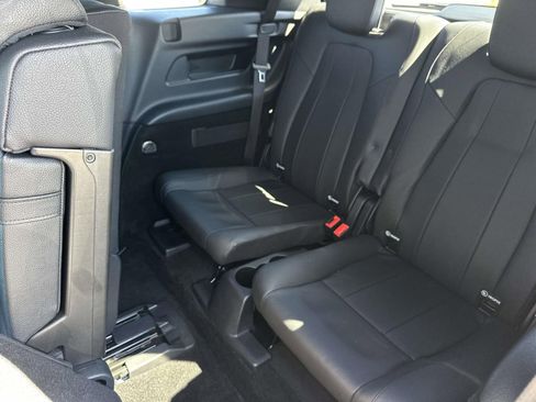 Used 2021 Mercedes-Benz GLB 250 GLB 250 image 12