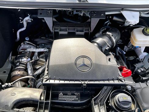 Used 2025 Mercedes-Benz Sprinter 2500 image 34