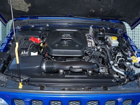 Used 2018 Jeep Wrangler Unlimited Sport image 33