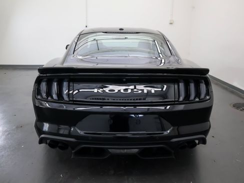 Used 2018 Ford Mustang GT Premium w/ GT Performance Package RWD image 4