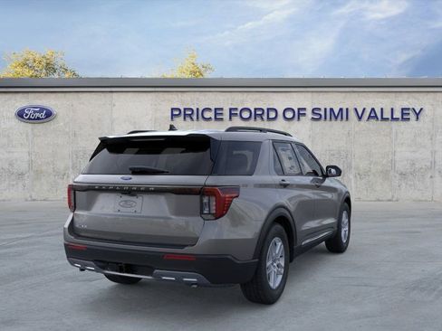 Used 2025 Ford Explorer Active w/ Active Comfort Package image 8