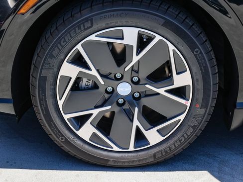 New 2026 Genesis GV60 RWD image 9