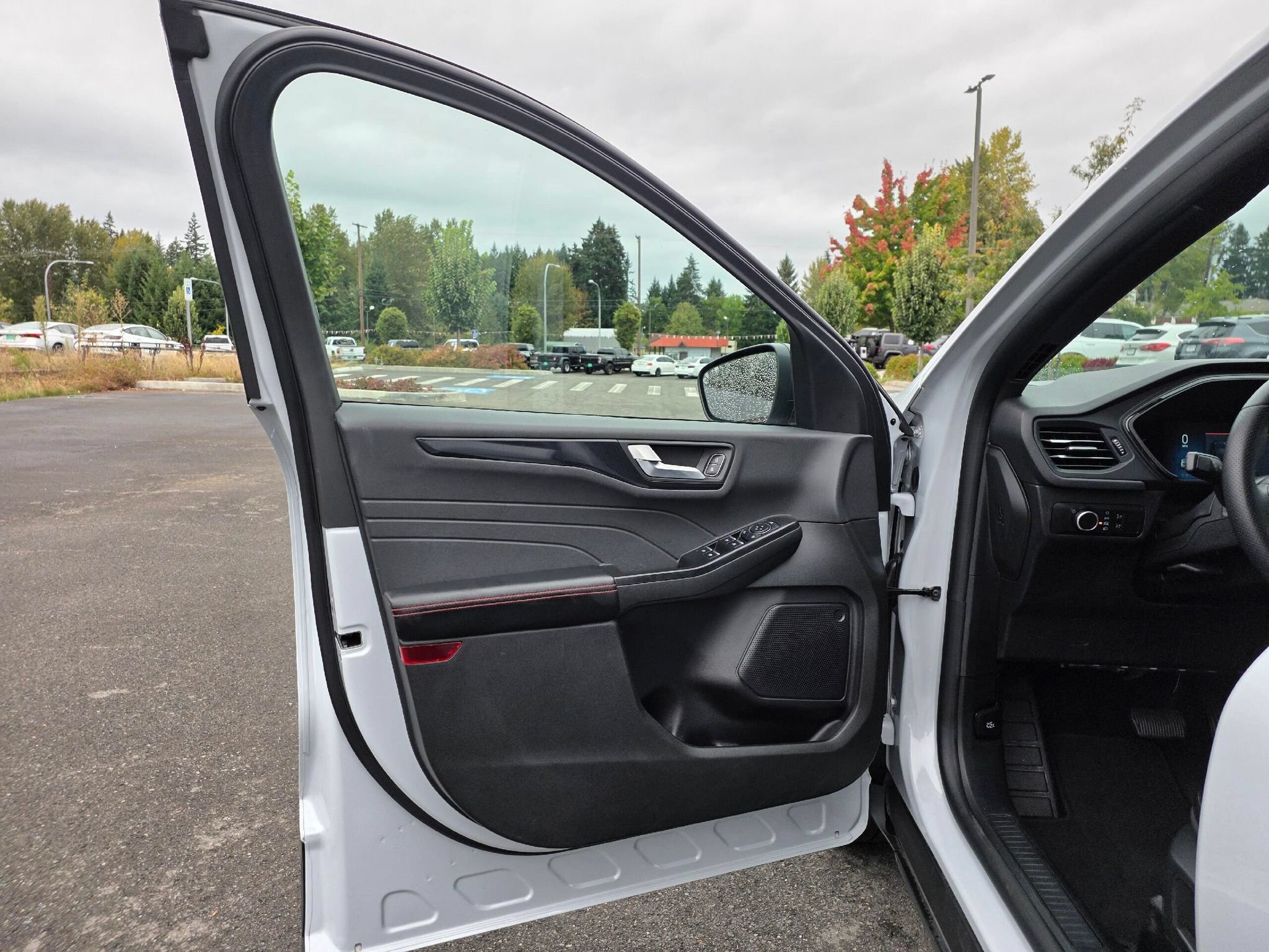 Used 2025 Ford Escape ST-Line AWD/4WD image 22