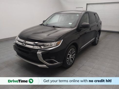 Used 2018 Mitsubishi Outlander ES image 1
