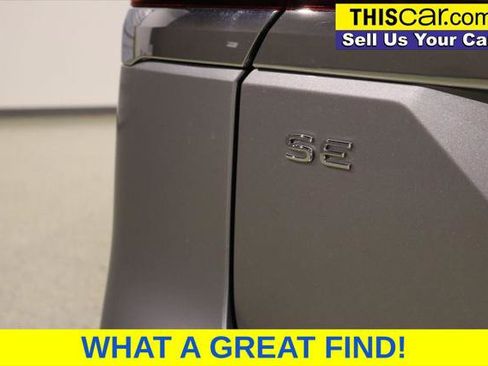 Used 2025 Volkswagen Atlas SE FWD image 12