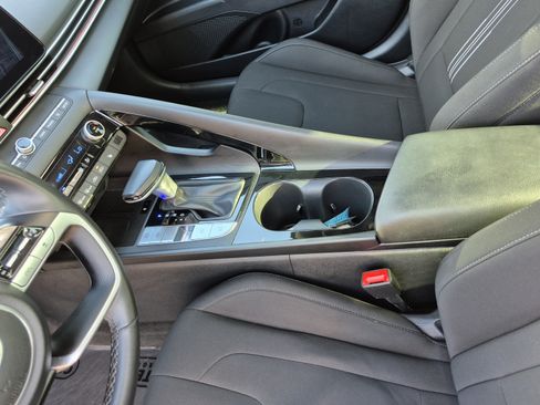 Certified 2024 Hyundai Elantra SEL w/ Convenience Package FWD image 21
