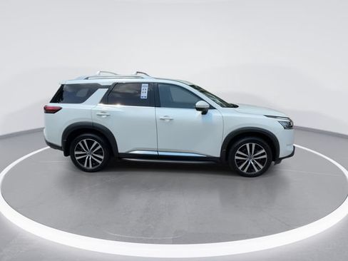 Used 2023 Nissan Pathfinder Platinum AWD/4WD image 9