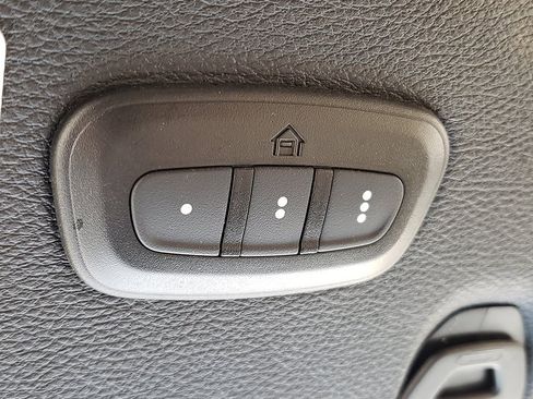 Used 2022 Jeep Wrangler Willys image 22