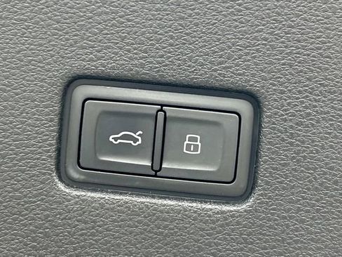 Used 2020 Audi Q8 Premium Plus w/ Premium Plus Package image 15