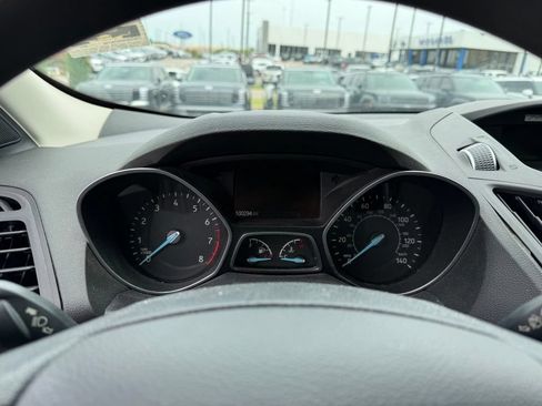 Used 2017 Ford Escape SE FWD image 12