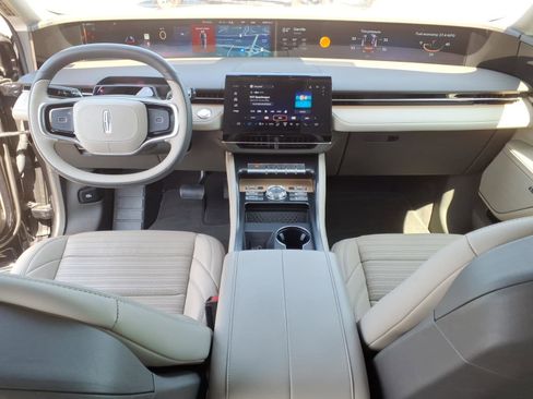 Used 2025 Lincoln Nautilus Reserve AWD/4WD image 15