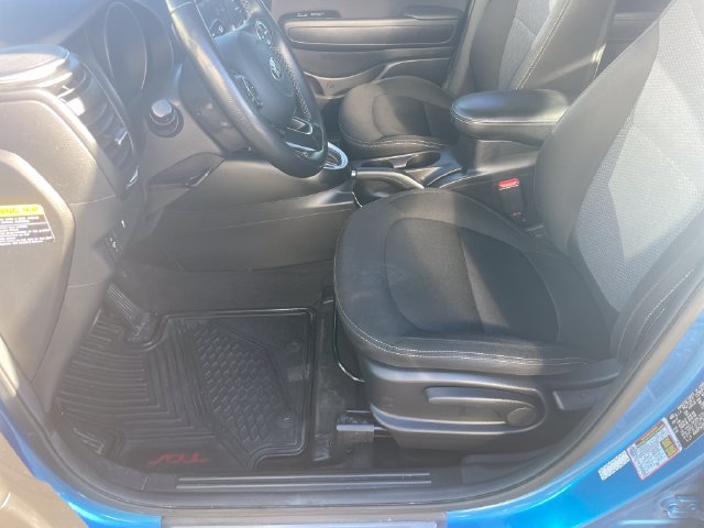 Used 2018 Kia Soul + FWD image 9