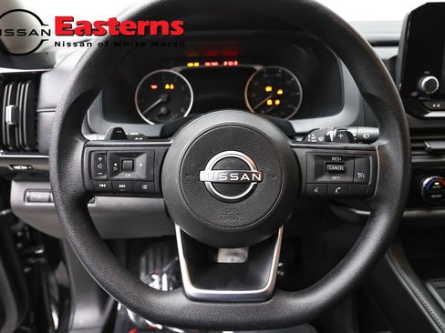 Used 2024 Nissan Pathfinder S AWD/4WD image 10