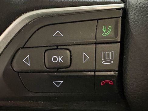 Used 2024 Jeep Grand Cherokee Limited image 21