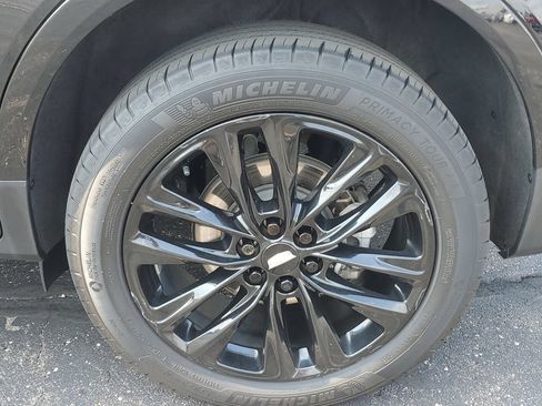Used 2024 Cadillac XT5 Premium Luxury w/ Technology Package AWD/4WD image 6