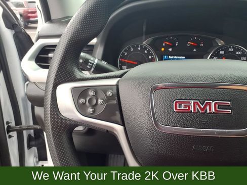 Used 2023 GMC Acadia SLE image 18