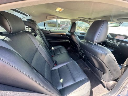 Used 2013 Lexus ES 350 w/ Luxury Pkg FWD image 17
