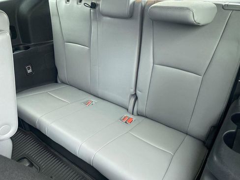 Used 2022 Toyota Highlander Platinum image 24