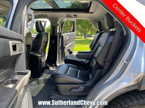 Used 2021 Ford Explorer XLT w/ Equipment Group 202A AWD/4WD image 36