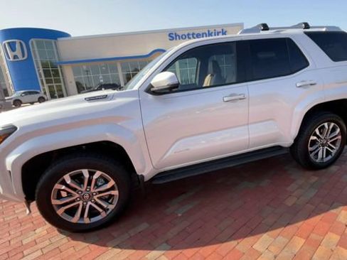 Used 2025 Toyota 4Runner Limited AWD/4WD image 6