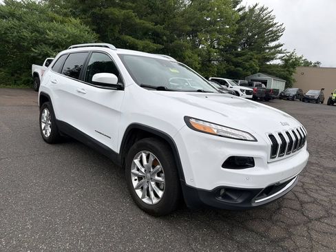 Used 2017 Jeep Cherokee Limited w/ Technology Group AWD/4WD image 4