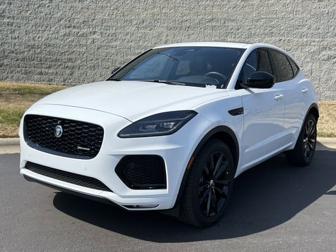 Used 2024 Jaguar E-PACE R-Dynamic SE image 2