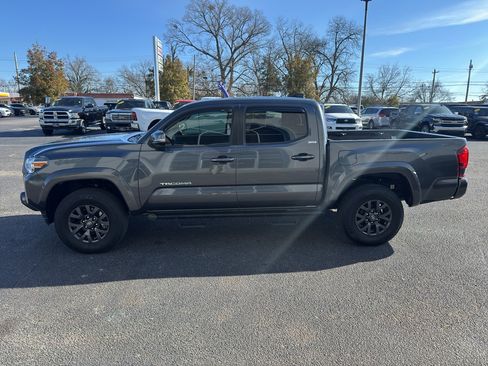 Used 2022 Toyota Tacoma SR5 image 6