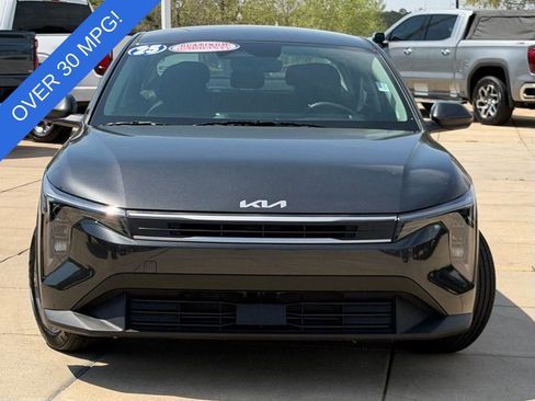 Used 2025 Kia K4 LXS image 2