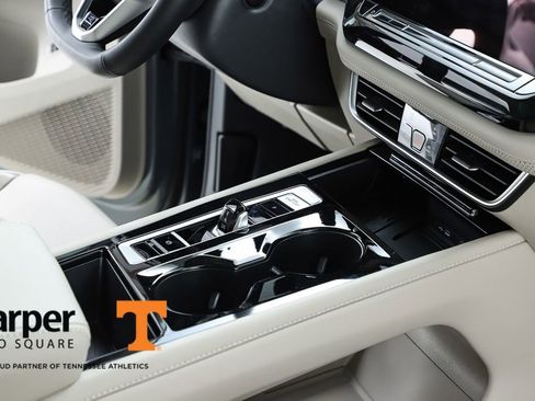 Used 2025 Volkswagen Atlas SEL Premium R-Line image 34