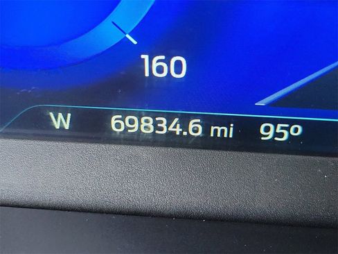 Used 2020 Ford Escape Titanium image 22