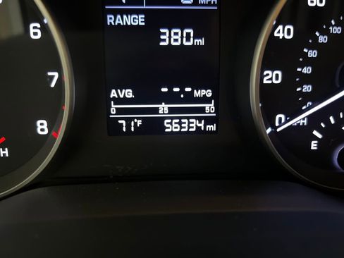 Used 2017 Hyundai Elantra SE image 18