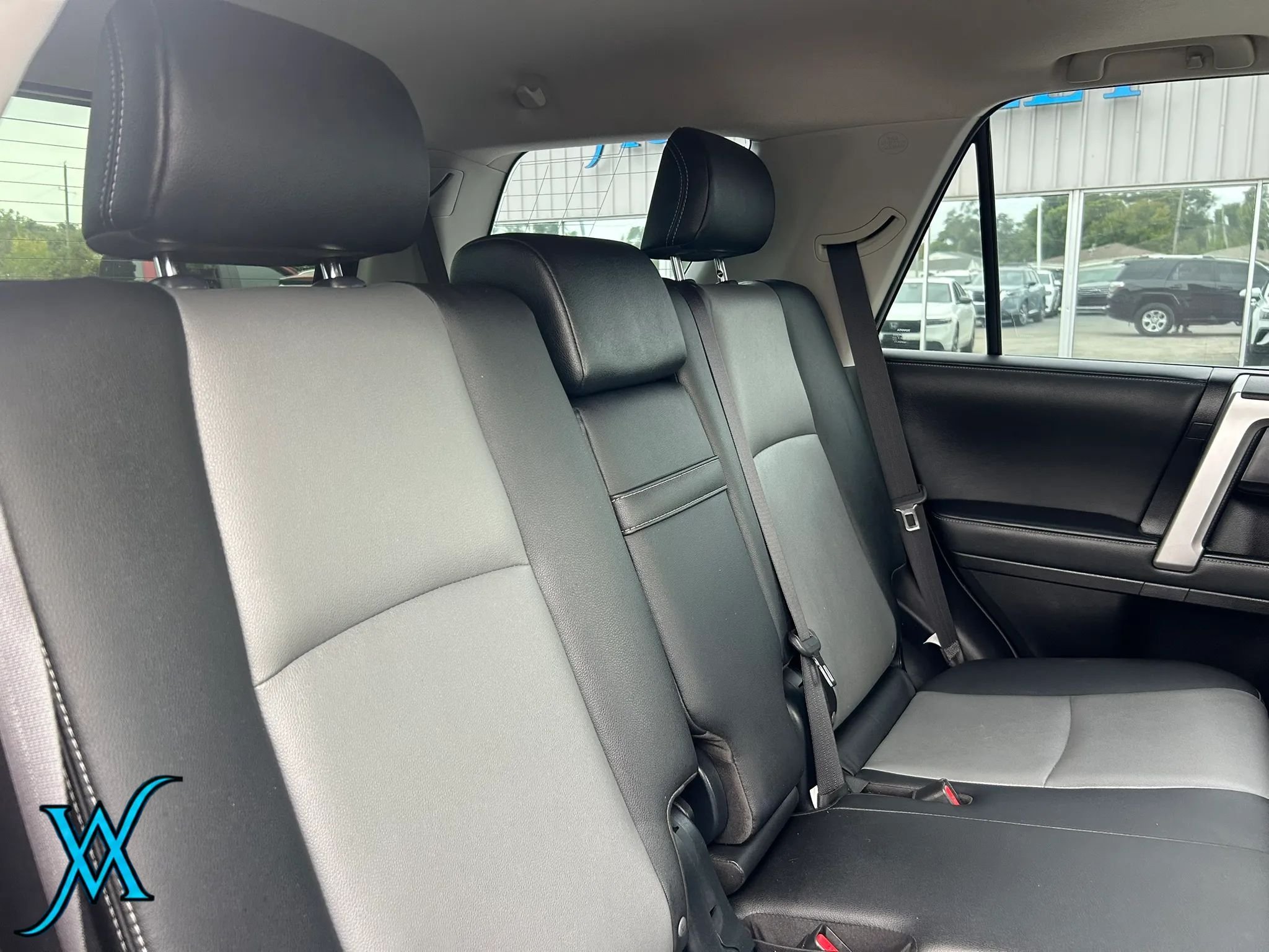Used 2021 Toyota 4Runner SR5 Premium w/ Moonroof Package AWD/4WD image 24