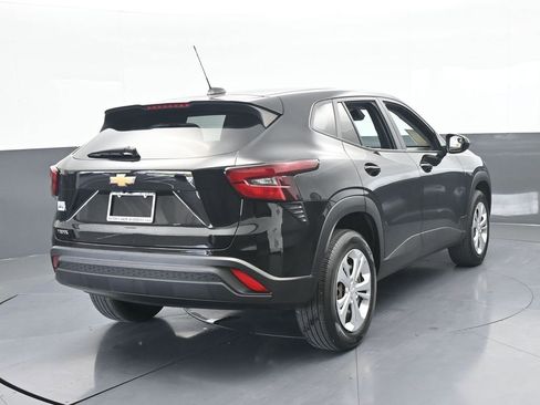 Used 2024 Chevrolet Trax LS image 5