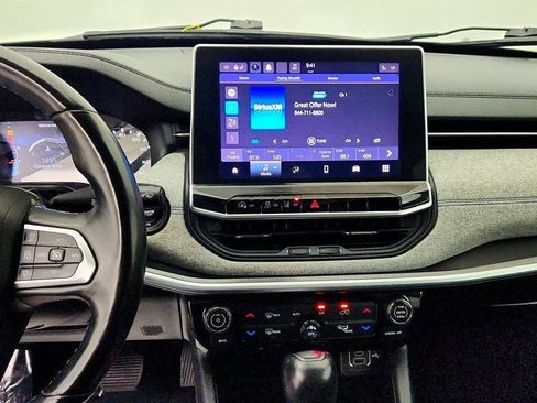Used 2022 Jeep Compass Latitude w/ Sun and Sound Group AWD/4WD image 18