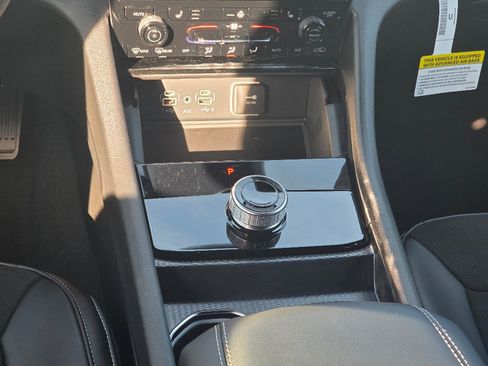 Used 2025 Jeep Grand Cherokee Altitude image 15