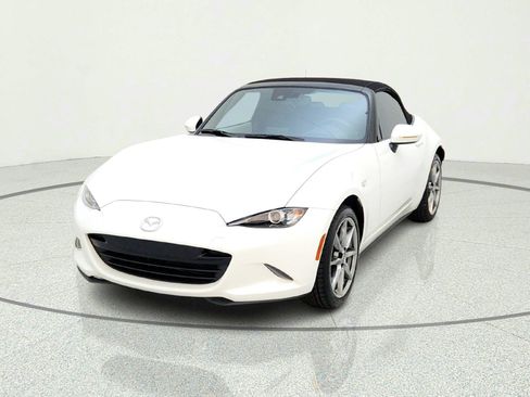 Used 2022 MAZDA MX-5 Miata Grand Touring w/ Weather Package RWD image 2
