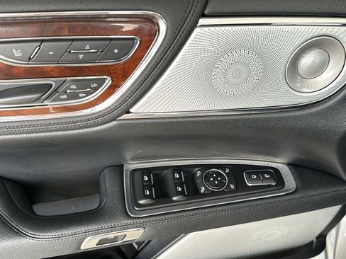 Used 2020 Lincoln Continental Reserve w/ Luxury Package image 11