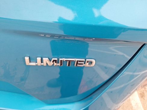 Used 2021 Toyota Prius Prime Limited image 12