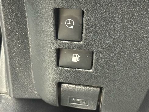 Used 2022 Toyota Prius Prime XLE image 23