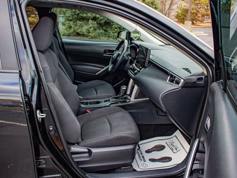 Used 2023 Toyota Corolla Cross LE image 20